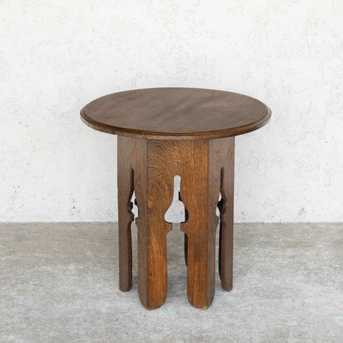【コーヒーテーブル】個性的なデザインの脚が目を引く オーク ラウンドローテーブル　2000017573564