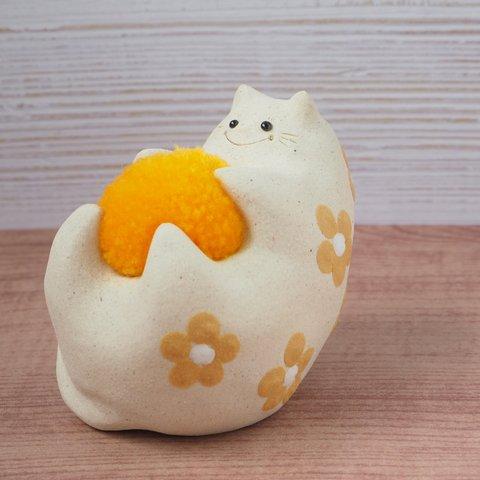 オリジナル陶器猫「ねこのひげ枕」 へそ天タイプ 親ねこ　黄花柄