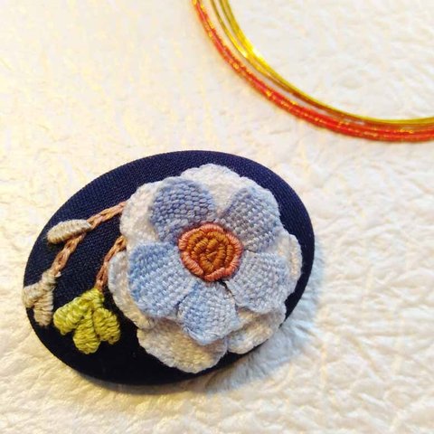 刺繍ブローチ◆青い花◆オーバル