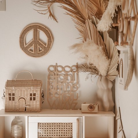 IN015 rattan peace sign