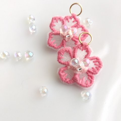 なでしこ オーガンジー刺繍 ( イヤリング or ピアス )