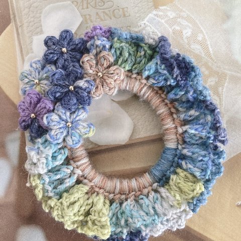 送料無料♡マーブル毛糸で編んだ　お花いっぱいシュシュ