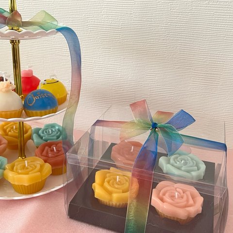 送料無料！癒し効果 ストレス緩和 かわいい色とりどりのフラワーカップケーキキャンドル ４色セット