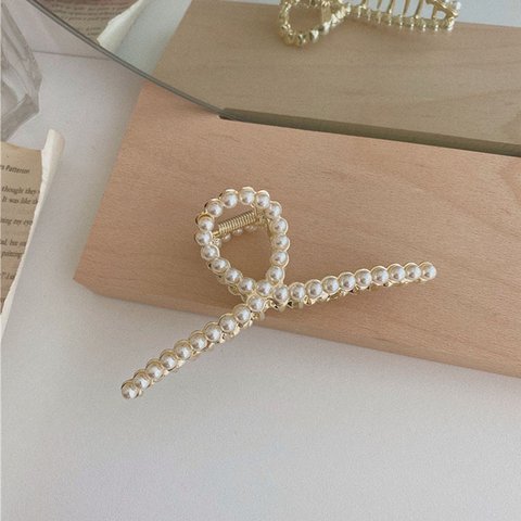 国内即日発送♡アクセサリー　小粒パールの高見えヘアクリップ　ヘアツメ　韓国ファッション　-7010