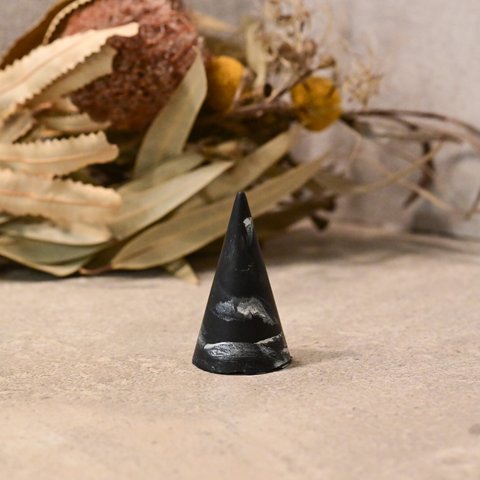 ring stand 《019》large black silver marble