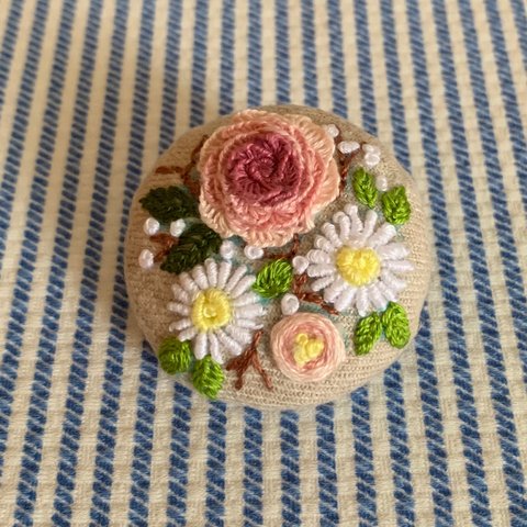 刺繍ブローチor刺繍ヘアゴム お花畑