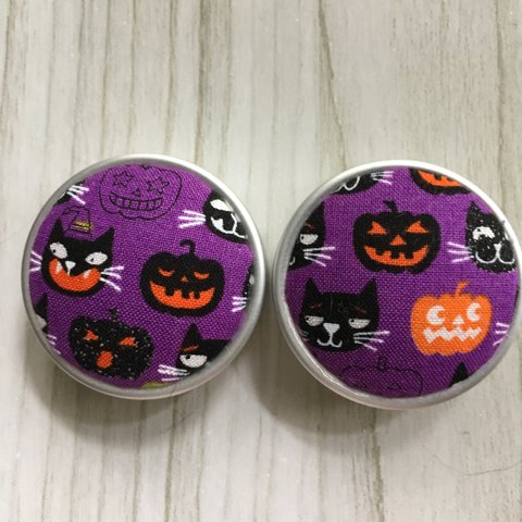 ハロウィンver．ころっとこもたんマカロン缶 