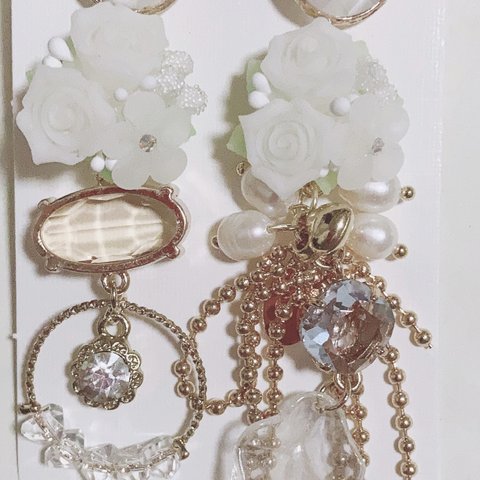 万華鏡の瞳　薔薇ピアス　ジャラジャラピアス