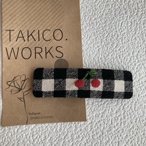 さくらんぼ刺繍のパッチンピン🍒7センチ