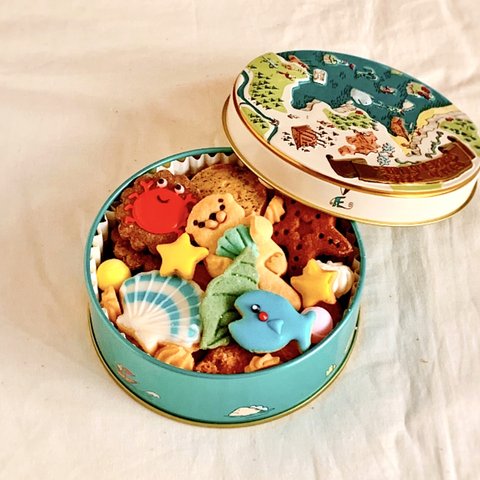 【7・8月限定】ラッコさんと海の生きものクッキー缶