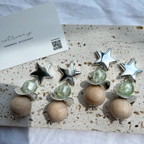 star ✴︎ wood beads ✴︎ green dot💚pierce／earring