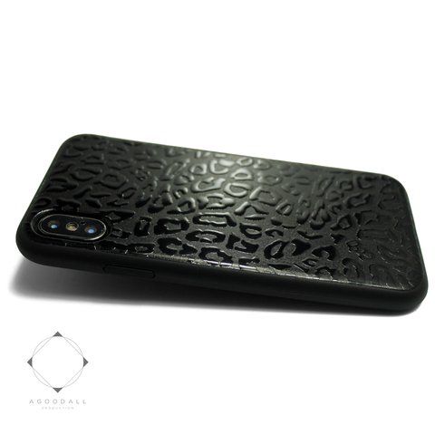 iphoneXケース / iphoneXsケース 特殊グロス加工 軽量レザーケースiphoneXカバー（レオパード×ブラック）エナメル　leopard アイフォンXs　iphoneケース