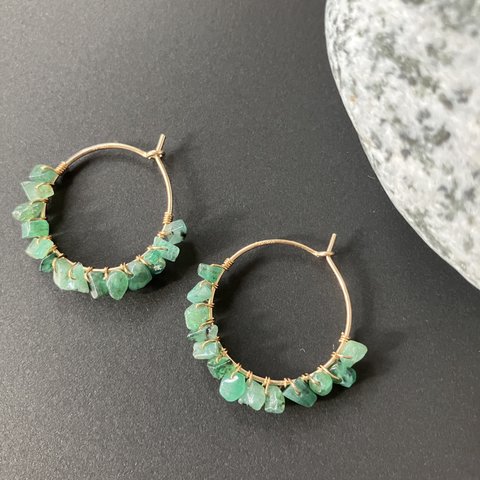 Emerald Hoop Earrings – エメラルド –