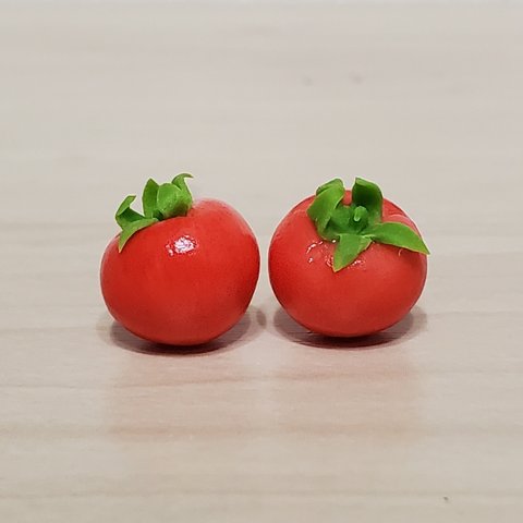 1/6サイズミニチュア野菜　トマト2個