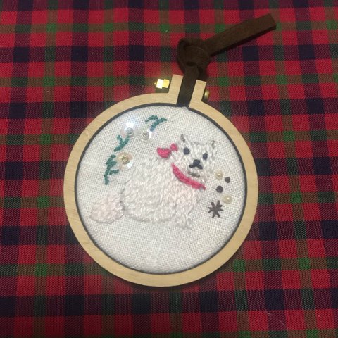 白柴の刺繍キーホルダー