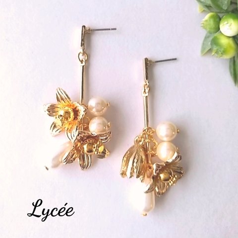 スティックのお花シャラリピアス