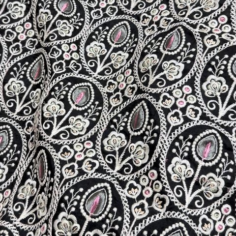 インド刺繍生地　刺繍巾100cm ×長さ50cm