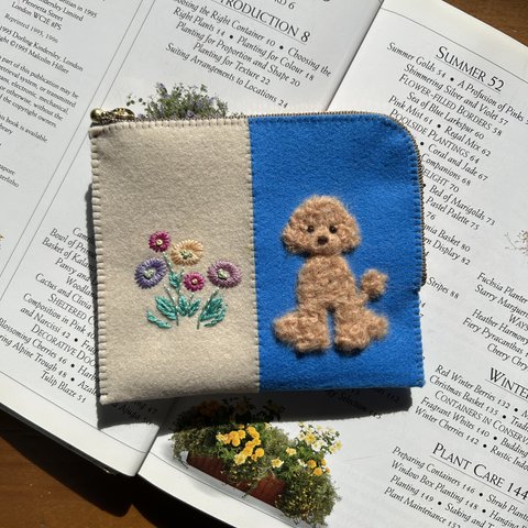 💙felt  de  patchworkトイプードルのポーチ💙