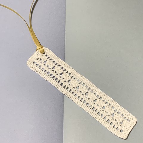 手編みレースの栞　B