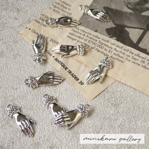 8個入)antique silver) Female hands charm