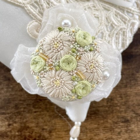 刺繍ブローチorヘアゴム✳︎フラワーボックスlight green