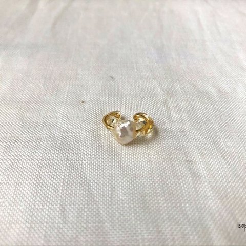 -  ear cuff  -  （gold × バロックパール　中心）