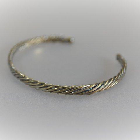 titanium bangle・SEVENチタンワイヤーバングル・スリム・楕円形・B・内径55mm