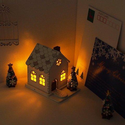 クリスマス　ミニチュア　木製ハウス　LEDキャンドル 白色