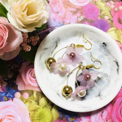 フラワーアシメピアス🌸/イヤリング