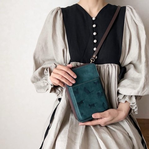 便利でかわいい 本革のスマホショルダー