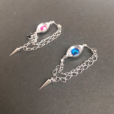 【送料無料♡】＊オッドアイのロックチェーンフープピアス/イヤリング＊シルバー.ブルーレッド