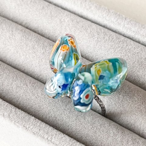 一点物　カラフルちょうちょのレジンリング③ 水色　とんぼ玉　レジン　天然石レジンアクセサリー