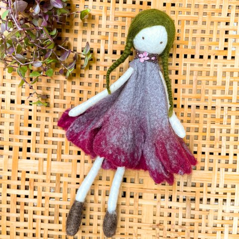 Lサイズ　フェルト人形飾り　ドール　チャーム　母の日　ギフトnasan-08 桜色