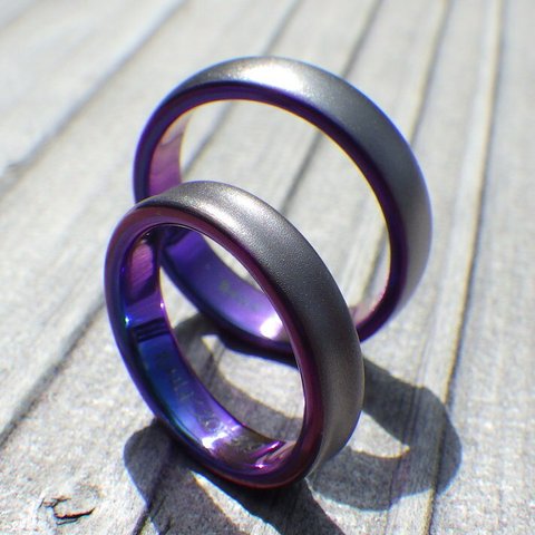 【金属アレルギー対応】 タンタルの黒とジルコニウムの美しい発色が絶妙の結婚指輪