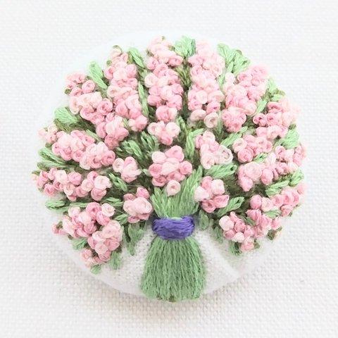 ピンクの小花の花束　刺繍ブローチ