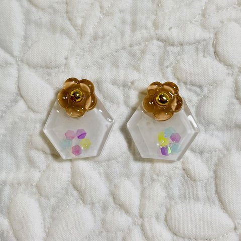 六角形のお花のピアス(イヤリング)