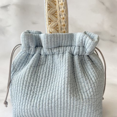 刺繍リボンのワンハンドル巾着　巾着バッグ　bag  カバン インド刺繍リボン　ハンドバッグ　プレゼント　ヌビバッグ