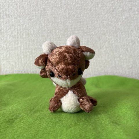 プチおすわりドラゴンのぬいぐるみ（カッパー）