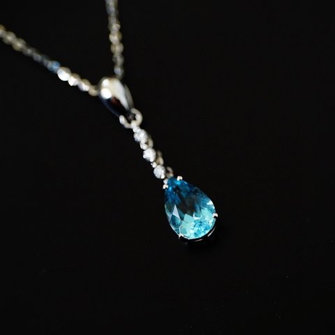 「海の色」K18  天然アクアマリン　天然ダイヤモンド　ネックレス　和名藍玉　水宝玉  3月誕生石　幸福・富・聡明