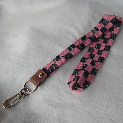 手織りネックストラップ（ネームホルダー付き）市松模様 ピンク×ネイビー