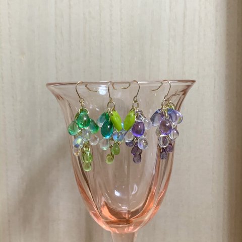 チェコビーズのぶどうピアス・イヤリング🍇