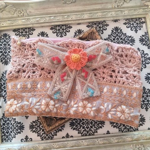 インド刺繍リボンのポーチ・かぎ針編みとのコラボレーション・秋桜