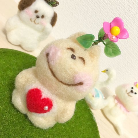 花咲きしあわせ招き猫【羊毛フェルト】猫