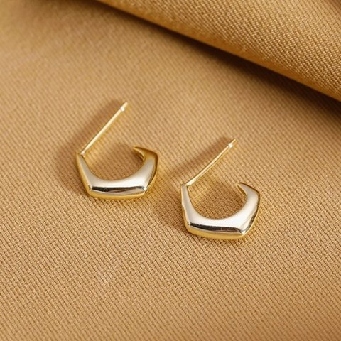 【ピアス】1ペア　シンプルライン  ミニピアス　ゴールド 