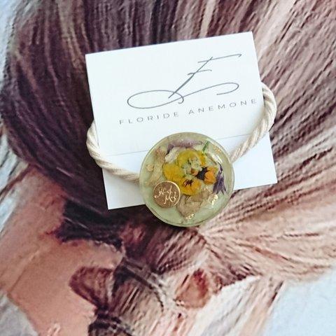 ビオラ ヘアゴム ニュアンスグリーン  ドライフラワー レジン ヘアアクセサリー 