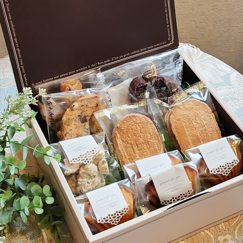caféハコニワ 焼菓子ボックス