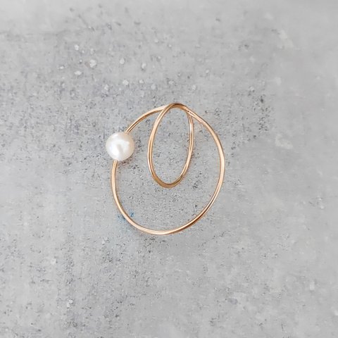 送料無料14kgf Freshwater Pearls W circle ear cuffs