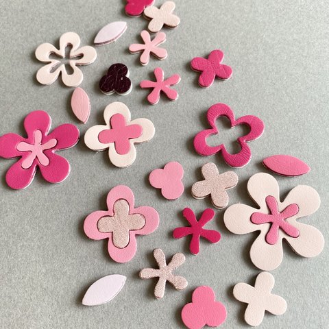 【レザーシール】色々な形が可愛いお花の本革シール12枚入（ピンクカラー）