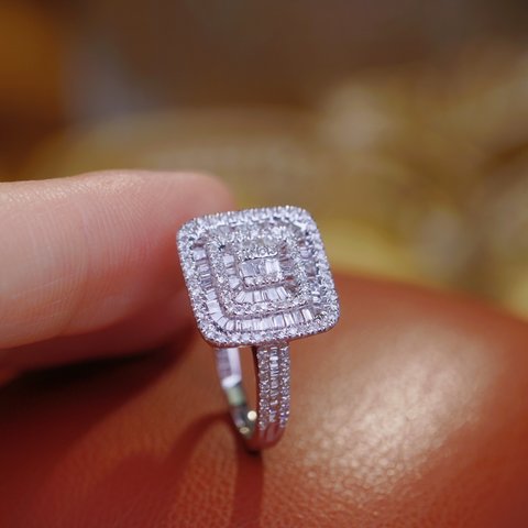 天然ダイヤモンドリング0.85ct　k18