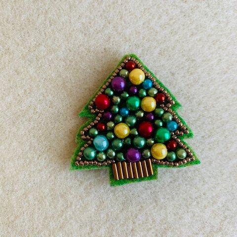 ビーズ刺繍のブローチ クリスマスツリー  カラフル